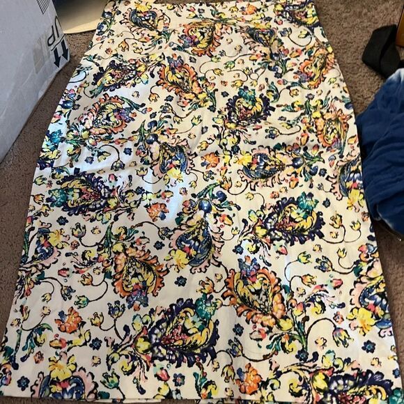 Zara small pencil skirt - Picture 2 of 7